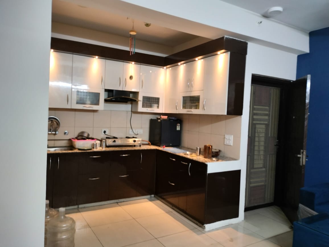 Panchsheel Greens 1 : 2 BHK Fully Furnished Flat For Rent in Sector 16B, Noida Extension