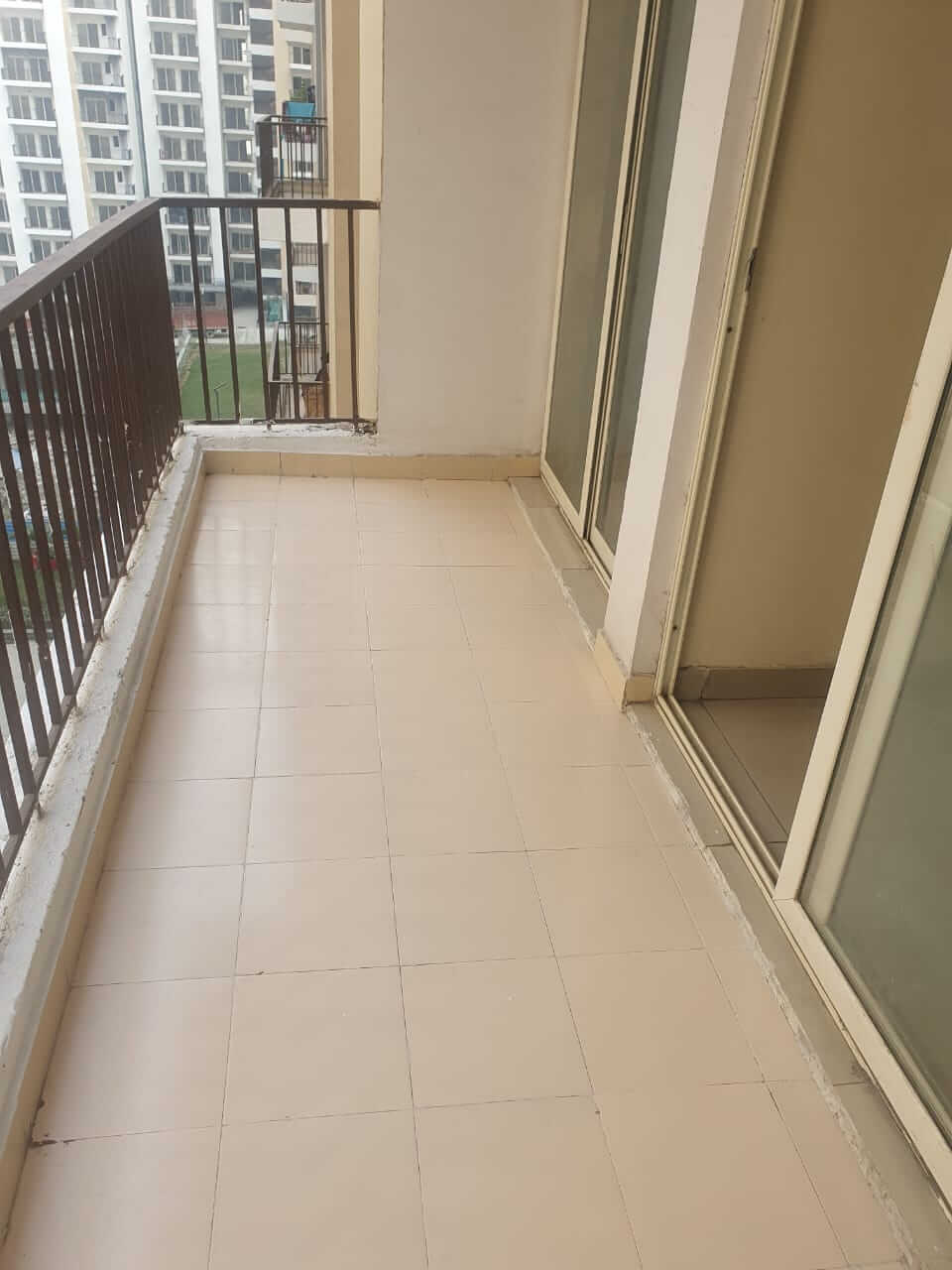 Panchsheel Greens 2 : 2 BHK Flat for sale in Sector 16B, Noida Extension