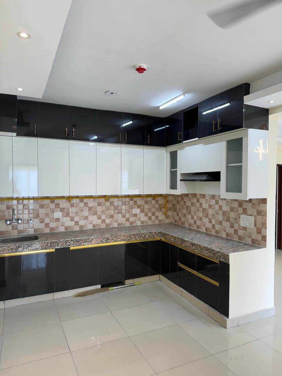 Panchsheel Greens 2 : 2 BHK Flat for sale in Sector 16B, Noida Extension