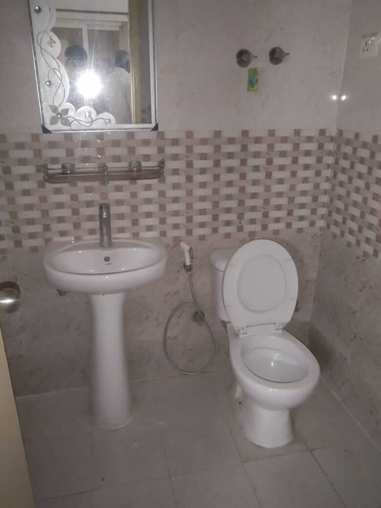 Panchsheel Greens 2 : 2 BHK Flat for sale in Sector 16B, Noida Extension