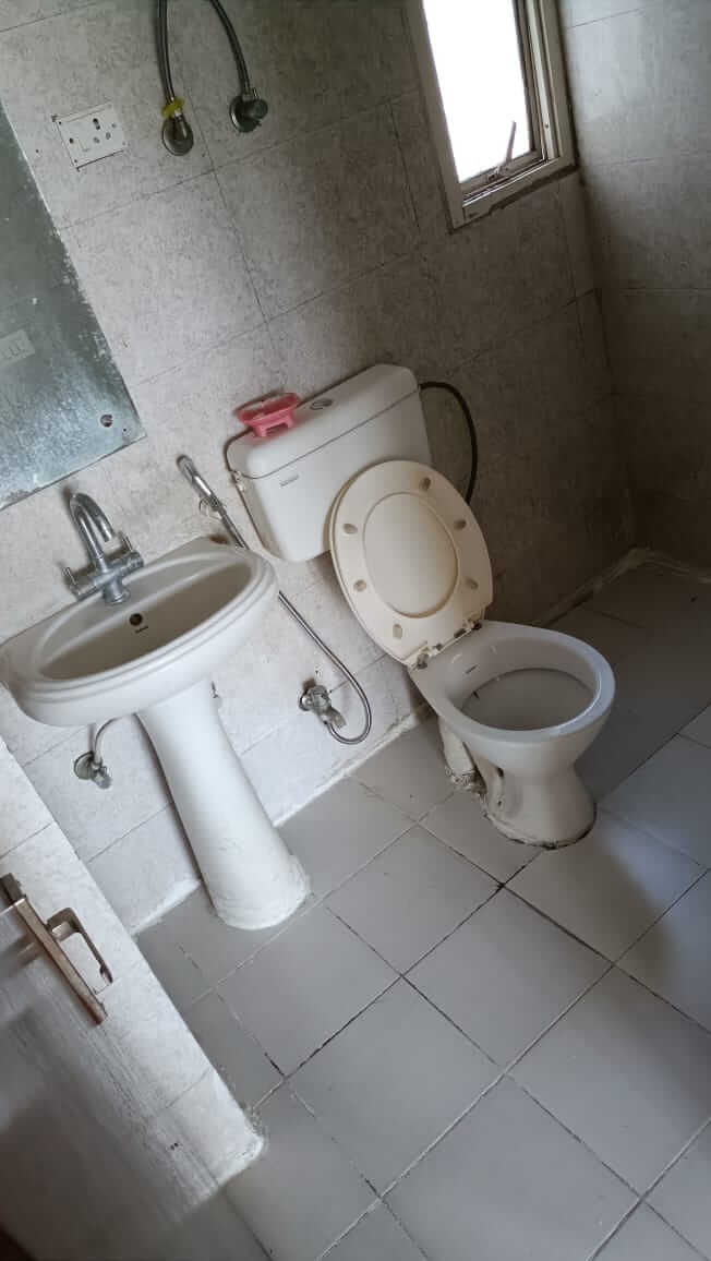 Panchsheel Greens 2 : 2 BHK Flat for sale in Sector 16B, Noida Extension