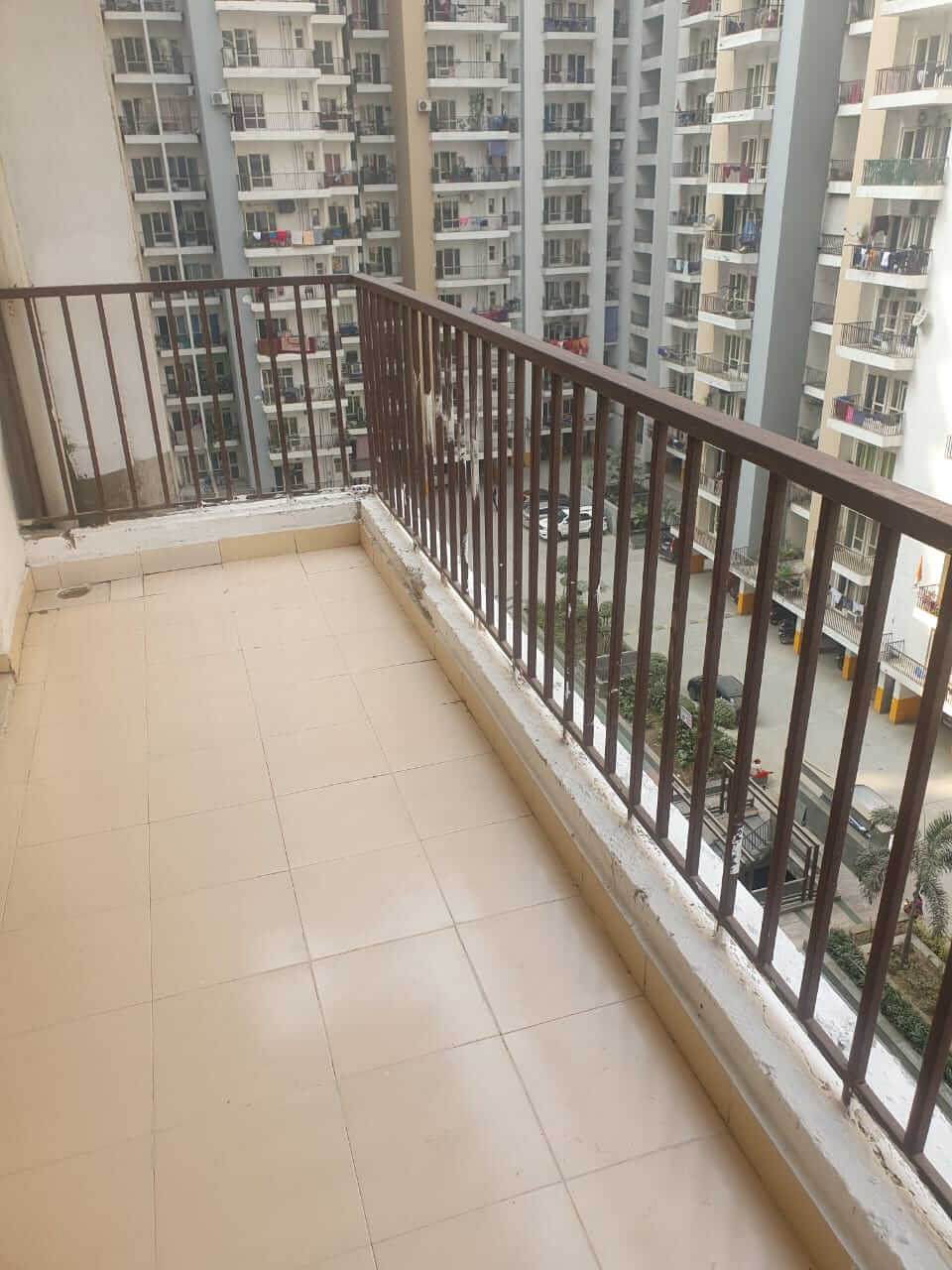 Panchsheel Greens 2 : 2 BHK Flat for sale in Sector 16B, Noida Extension