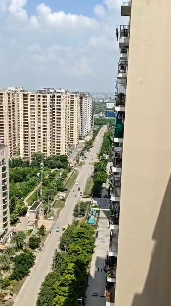 Panchsheel Greens 2 : 2 BHK Fully Furnished Flat For Rent in Sector 16B, Noida Extension 