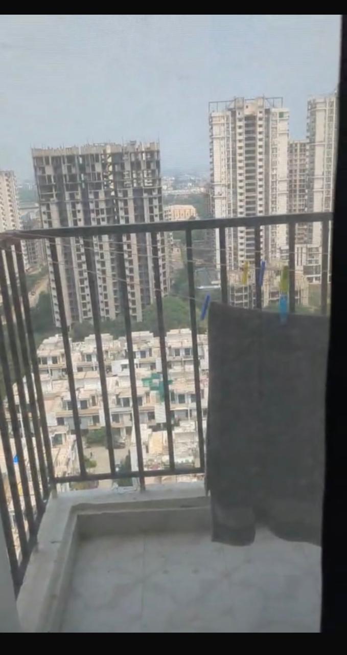 Panchsheel Greens 2 : 2BHK Semi Furnished Flat For Rent in Sector 16B, Noida Extension