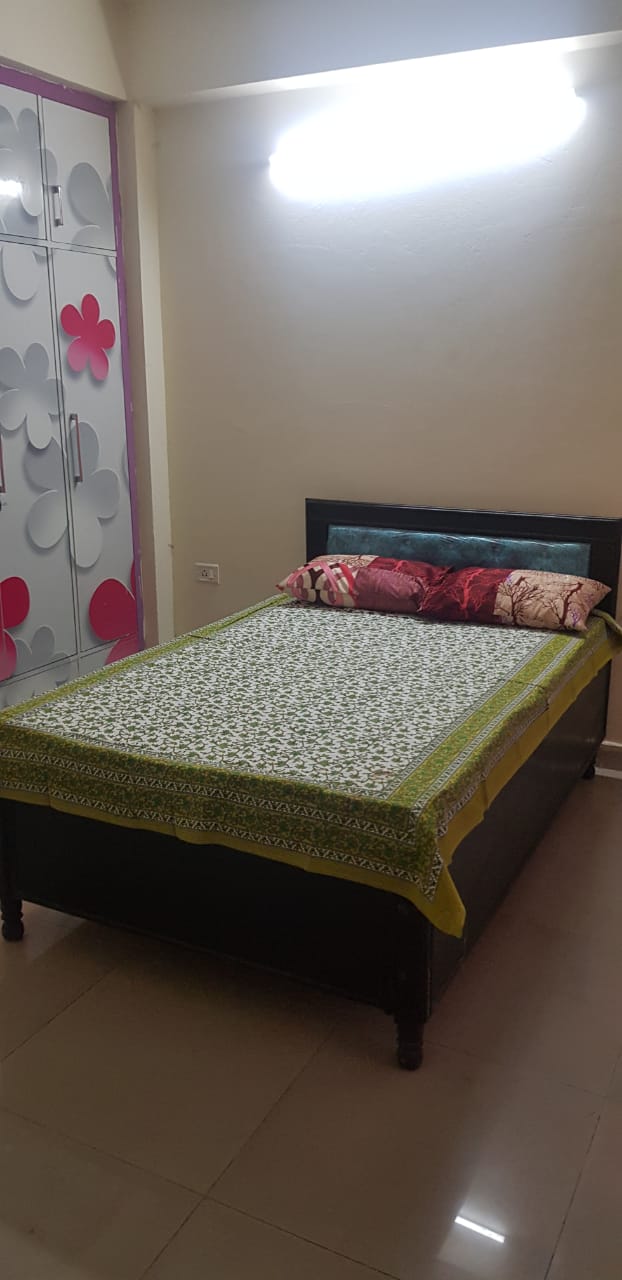 Panchsheel Greens 2 : 2 BHK Fully Furnished Flat For Rent in Sector 16B, Noida Extension