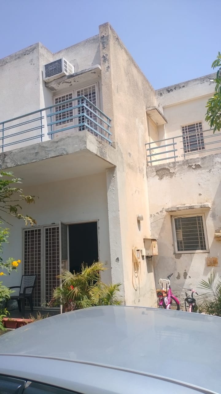 Paramount Golf Foreste : 3 BHK Villa for rent in Sector Zeta 1, Greater Noida 