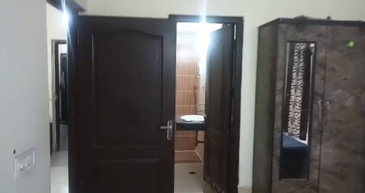 Paramount Symphony : 2 BHK Fully Furnished Flat For Rent in Crossings Republic, Ghaziabad