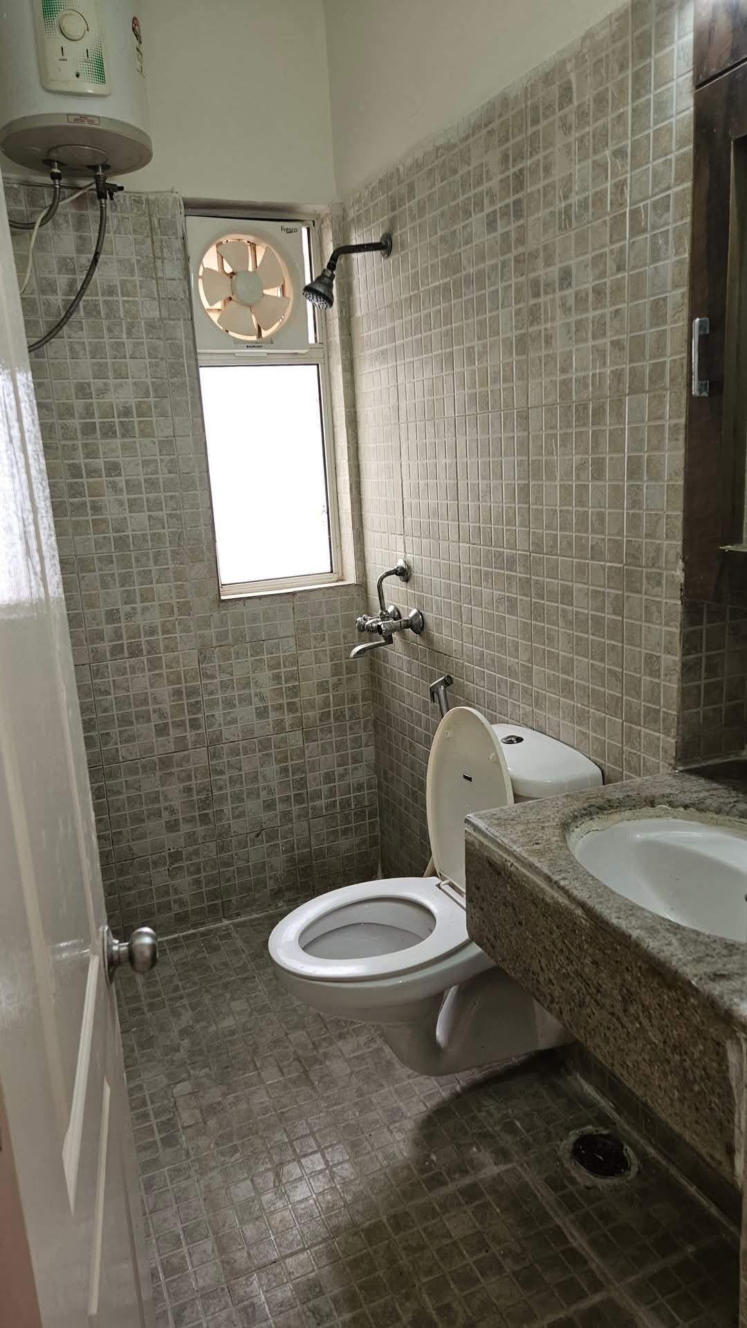 Paras Tierea : 2 BHK Flat for sale in Sector 137, Noida