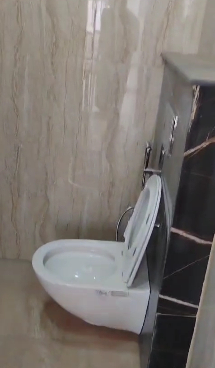 Patwari Village : 2 BHK Semi Furnished Builder Floor For Rent in Patwari