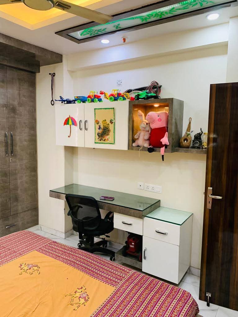 Pristine Avenue : 2 BHK Fully Furnished Flat for rent in Gaur City 2, Noida Extension