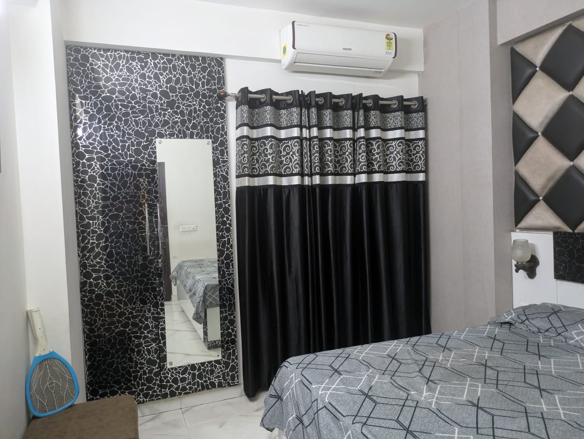 Pristine Avenue : 2BHK Semi Furnished Flat For Sell in Gaur City 2, Noida Extension