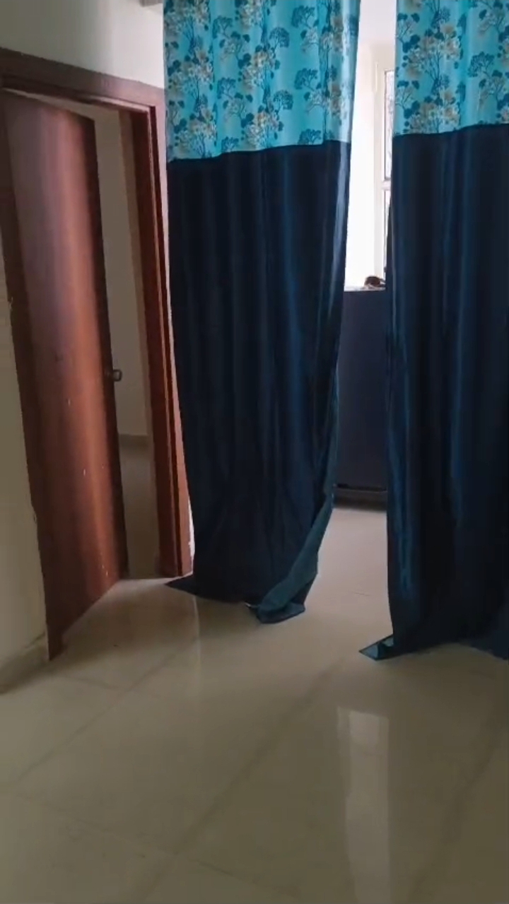 Radicon Vedantam : 1 Room in Preoccupied 2BHK Fully Furnished Flat For Rent in Sector 16C, Noida Extension