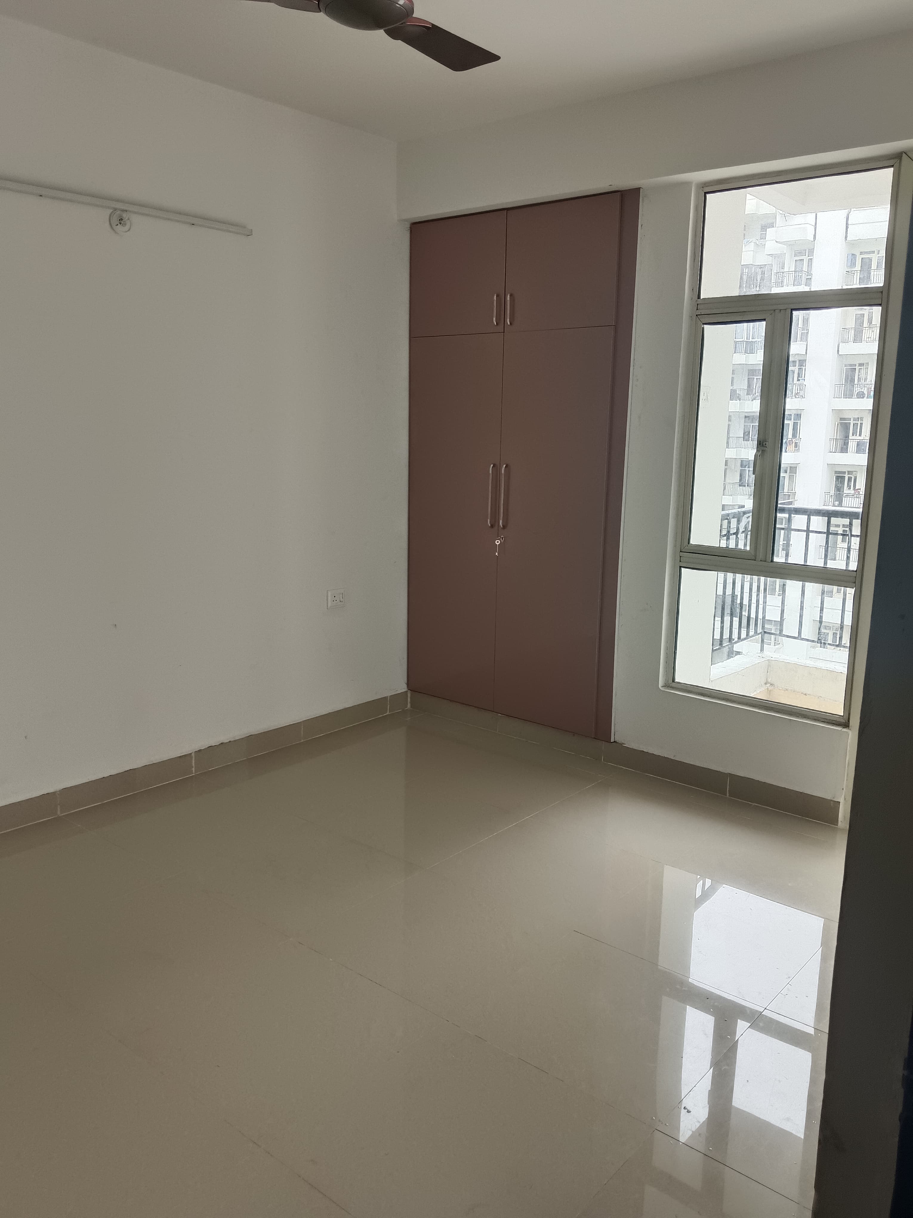 Radicon Vedantam : 3BHK Semi Furnished Flat For Rent in Sector 16C, Noida Extension