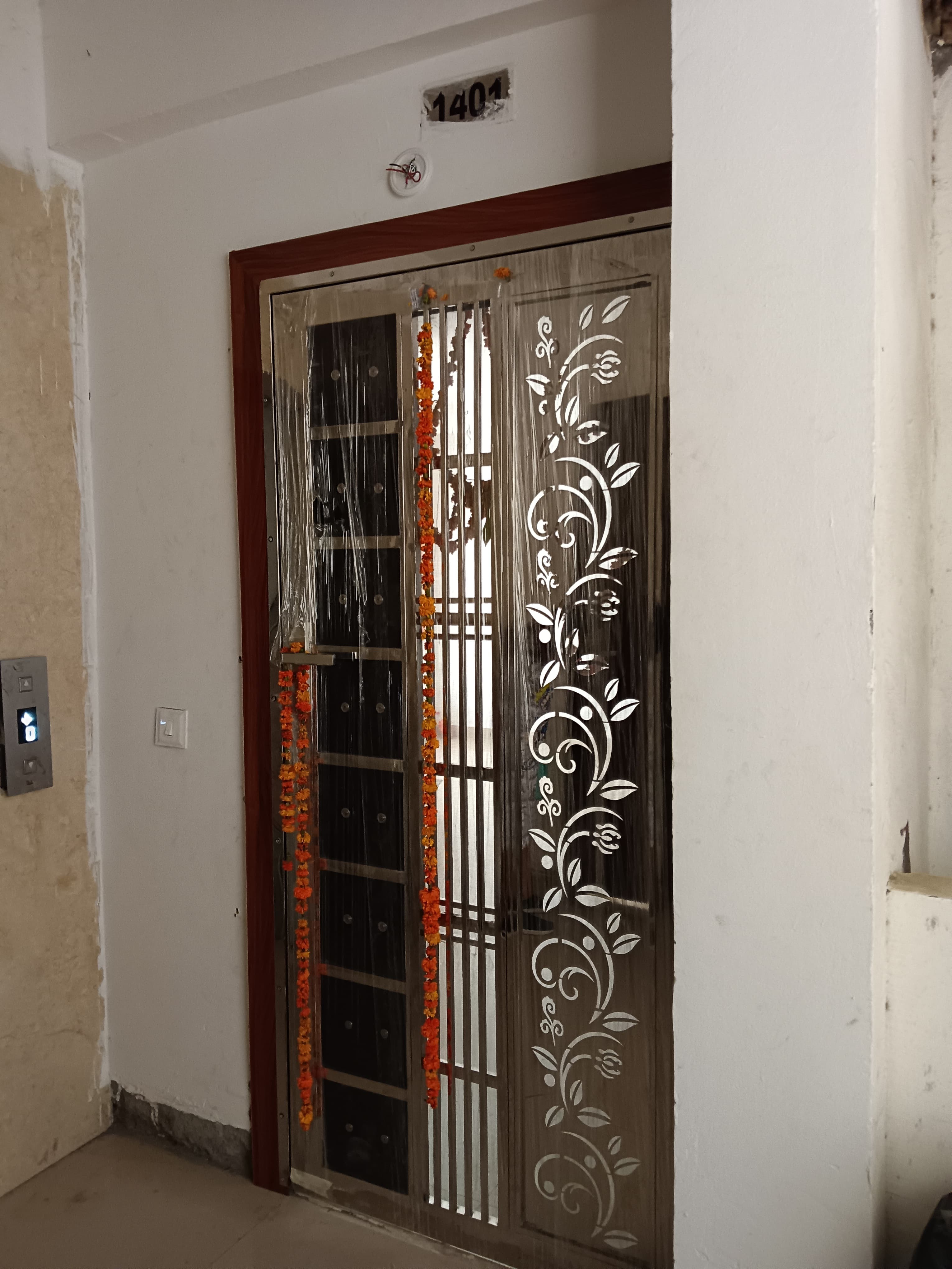 Radicon Vedantam : 3BHK Semi Furnished Flat For Rent in Sector 16C, Noida Extension 