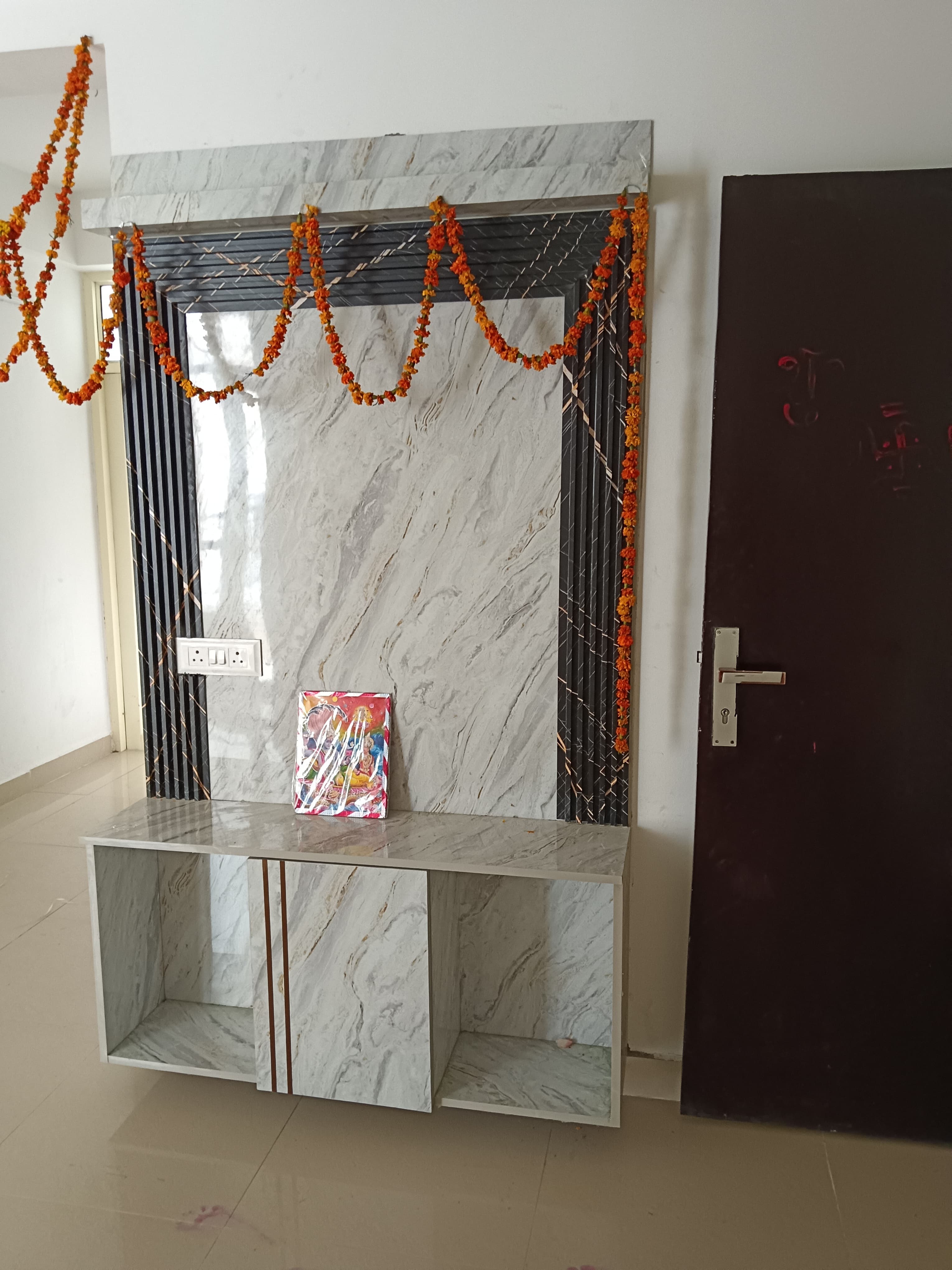 Radicon Vedantam : 3BHK Semi Furnished Flat For Rent in Sector 16C, Noida Extension