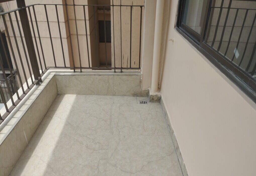 RG Luxury Homes : 3 BHK Semi Furnished Flat Available for Rent in Sector 16B, Noida Extension 