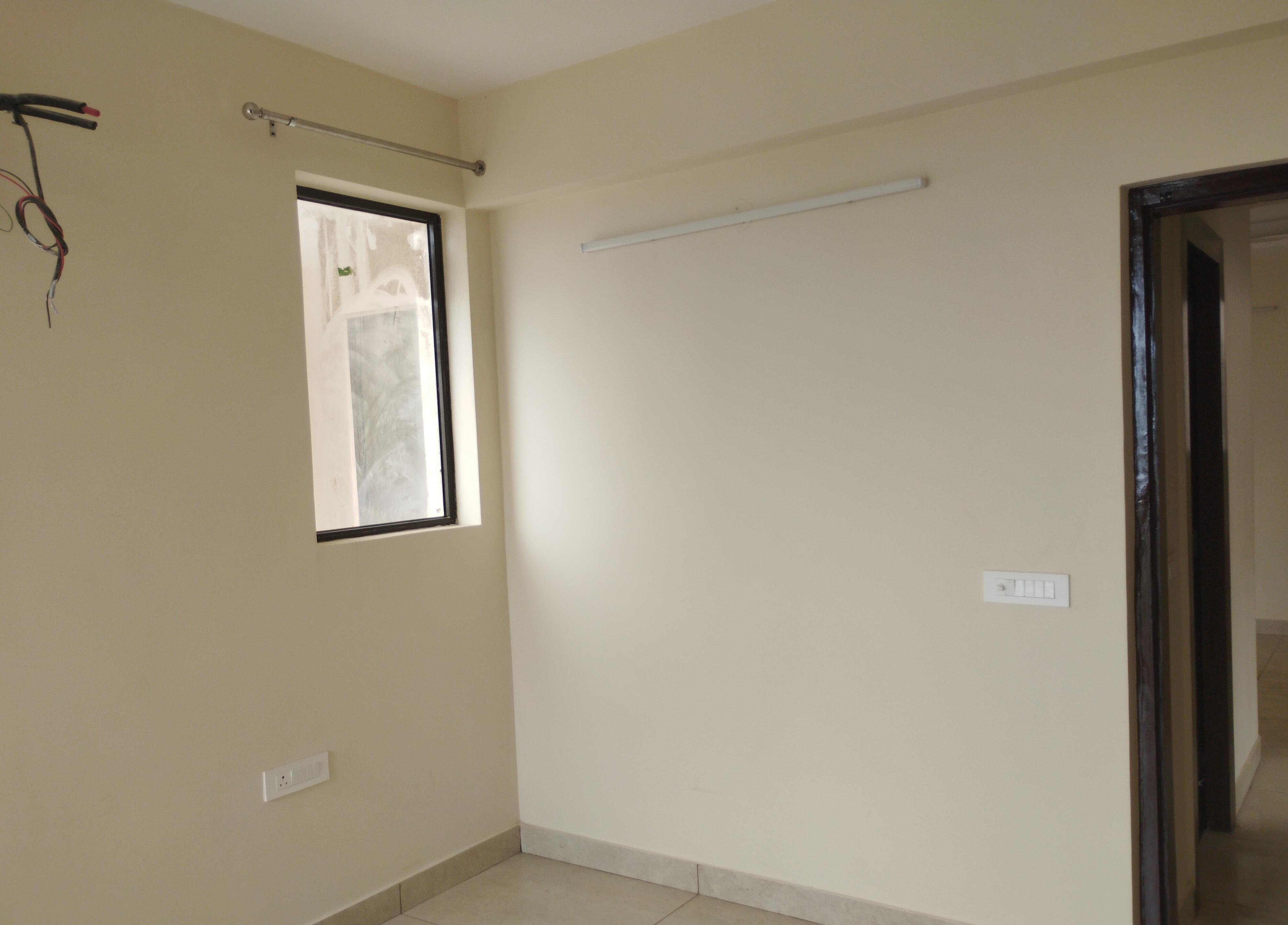 RG Luxury Homes : 3 BHK Semi Furnished Flat Available for Rent in Sector 16B, Noida Extension 