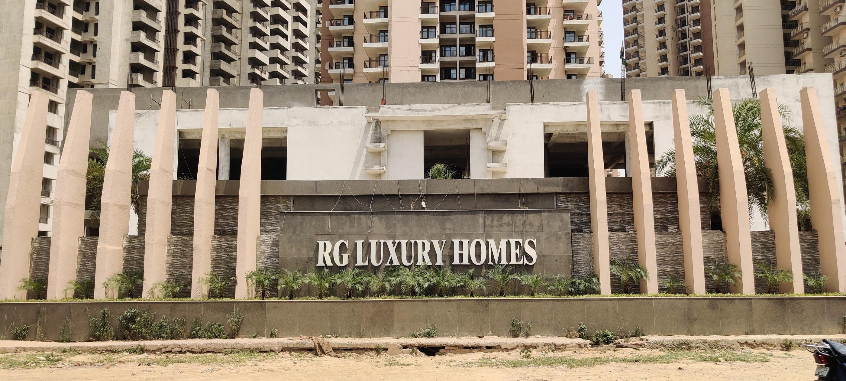 RG Luxury Homes : 3 BHK Semi Furnished Flat Available for Rent in Sector 16B, Noida Extension 
