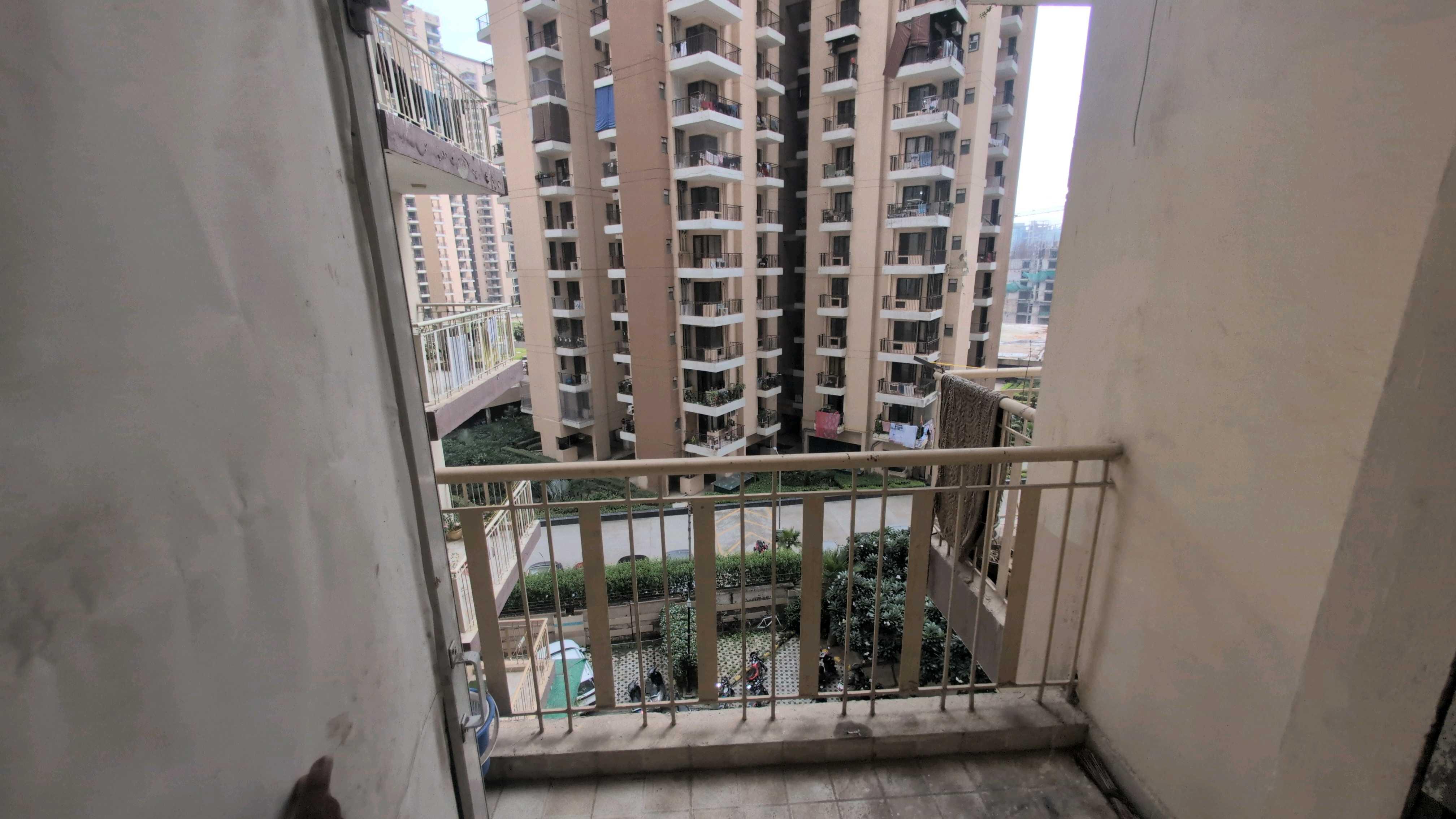 French apartment :  2 BHK Semi Furnished flat Available for Rent in Sector 16B, Noida Extension 