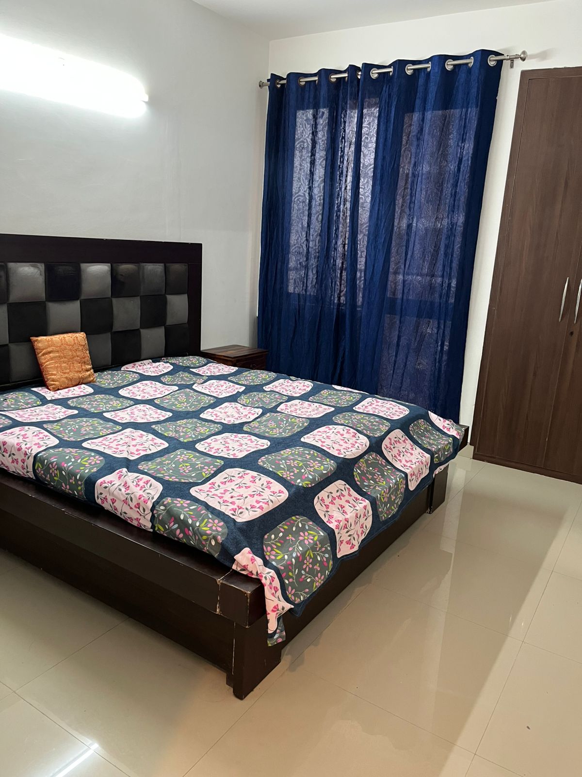RG Luxury Homes : 1 Room in Preoccupied 2BHK Fully Furnished Flat For Rent in Sector 16B, Noida Extension