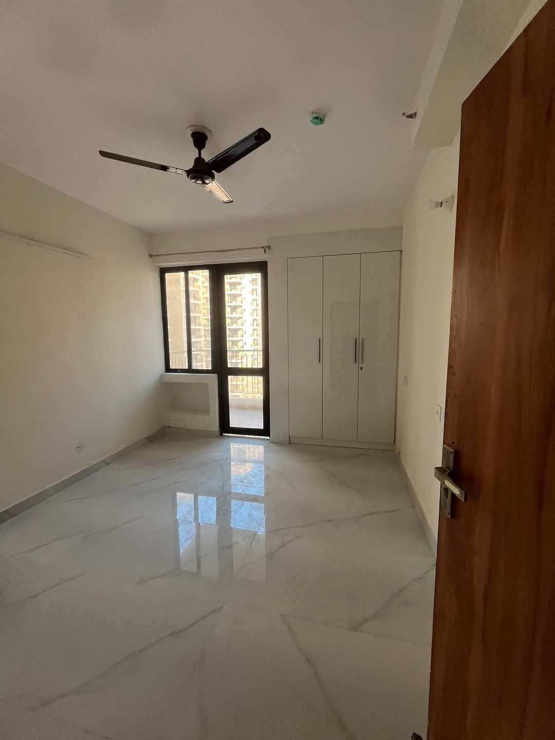 RG Luxury Homes : 3 BHK Flat for sale in Sector 16B, Noida Extension