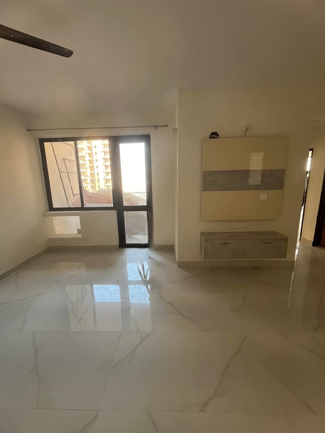 RG Luxury Homes : 3 BHK Flat for sale in Sector 16B, Noida Extension