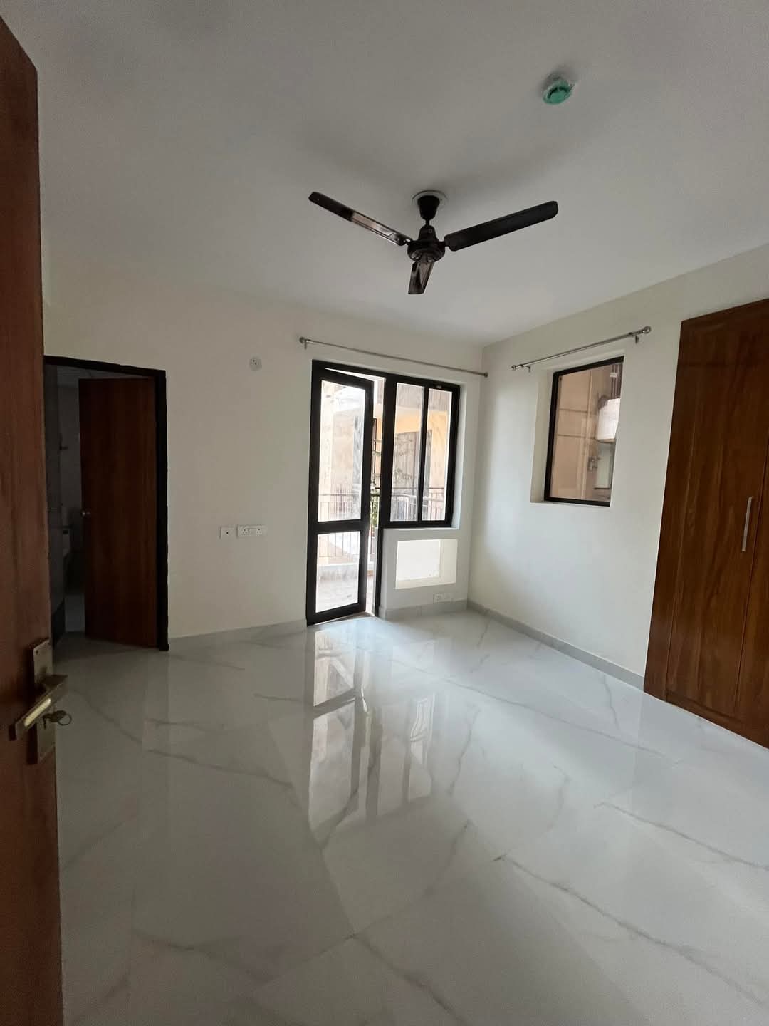 RG Luxury Homes : 3 BHK Flat for sale in Sector 16B, Noida Extension