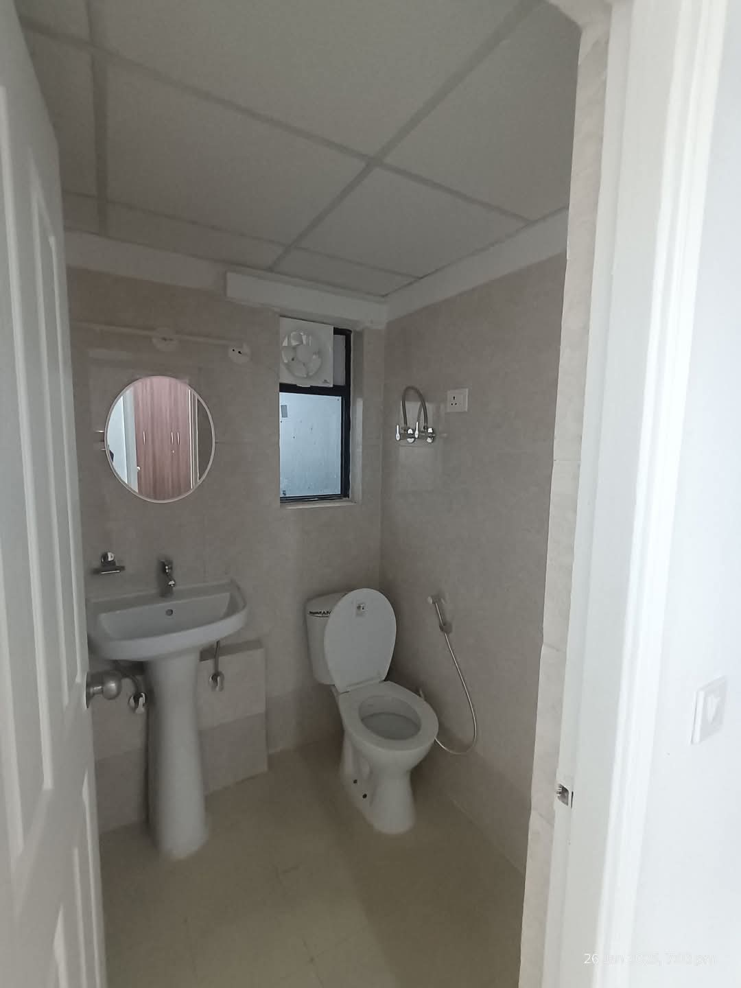 RG Luxury Homes : 3 BHK Semi-Furnished Flat for Rent in Sector 16B, Noida Extension