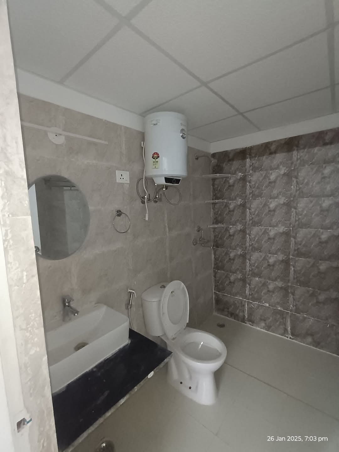 RG Luxury Homes : 3 BHK Semi-Furnished Flat for Rent in Sector 16B, Noida Extension