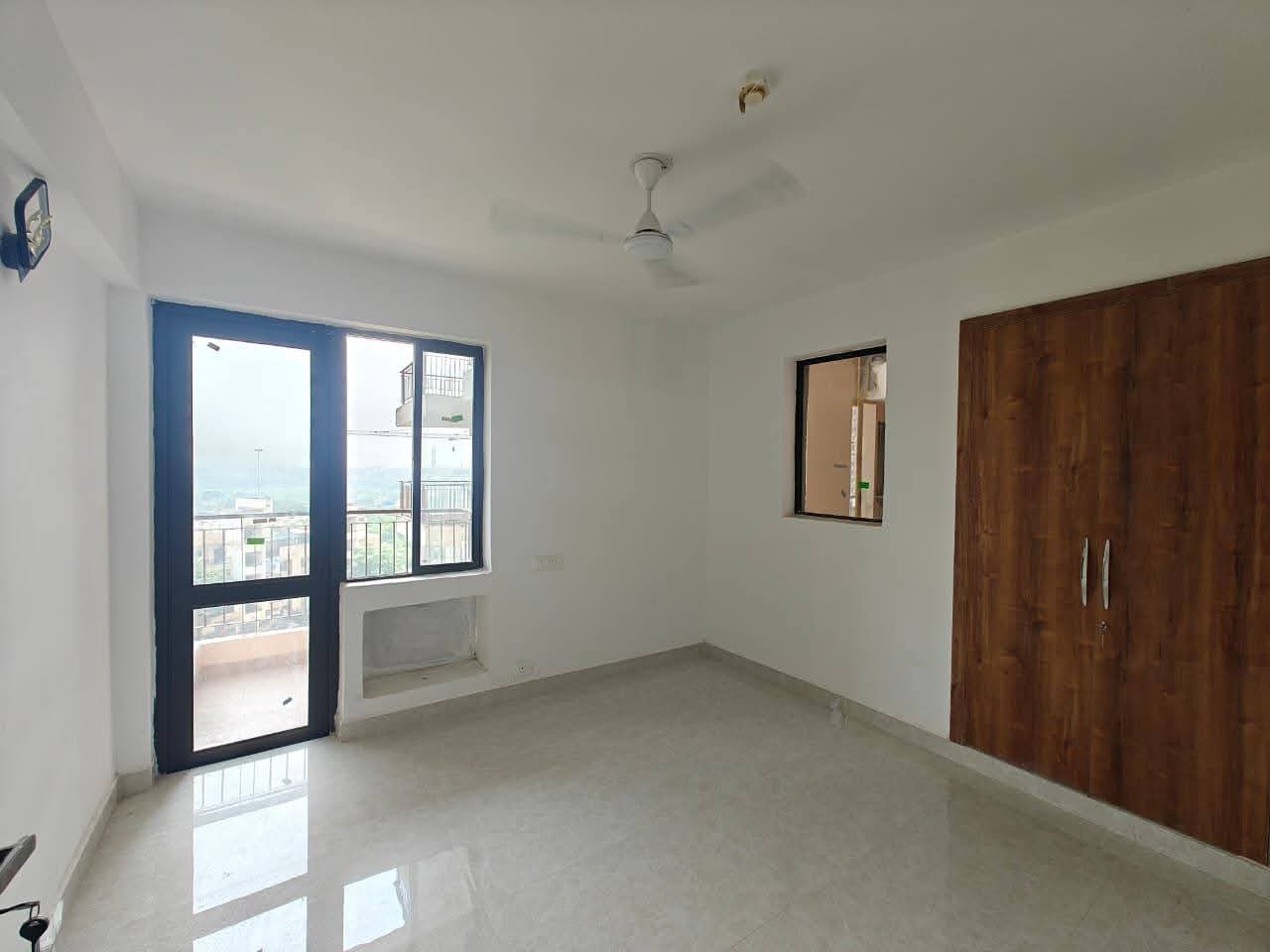 RG Luxury Homes : 3BHK Semi Furnished Flat For Rent in Sector 16B, Noida Extension