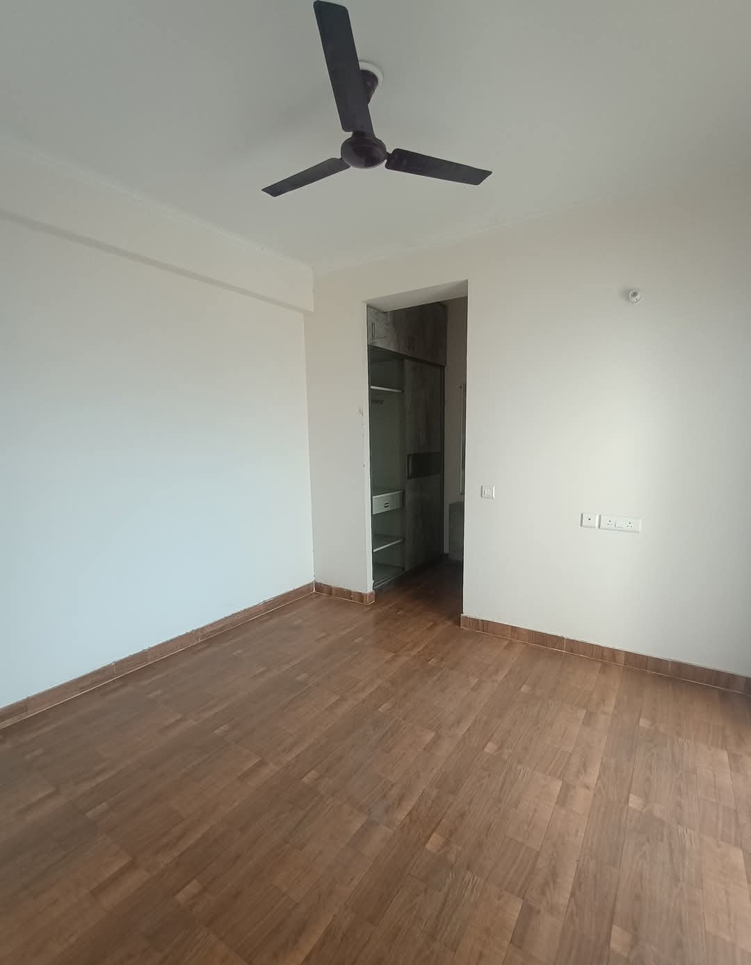 Saviour GreenArch.: 3 BHK Semi Furnished Flat for rent in TechZone 4, Noida Extension