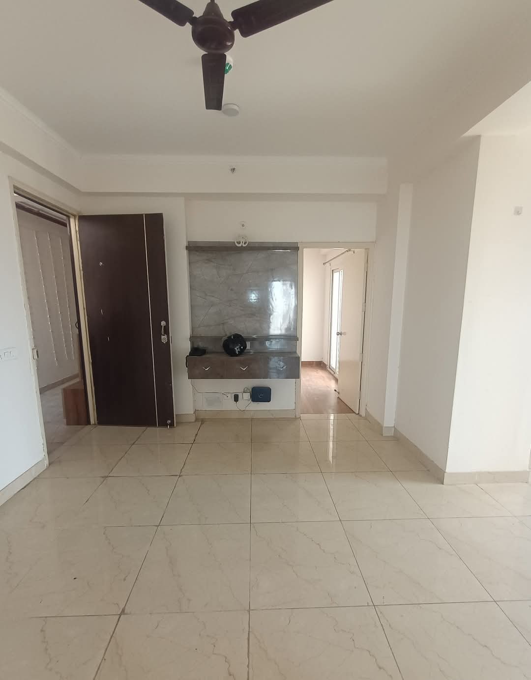 Saviour GreenArch.: 3 BHK Semi Furnished Flat for rent in TechZone 4, Noida Extension