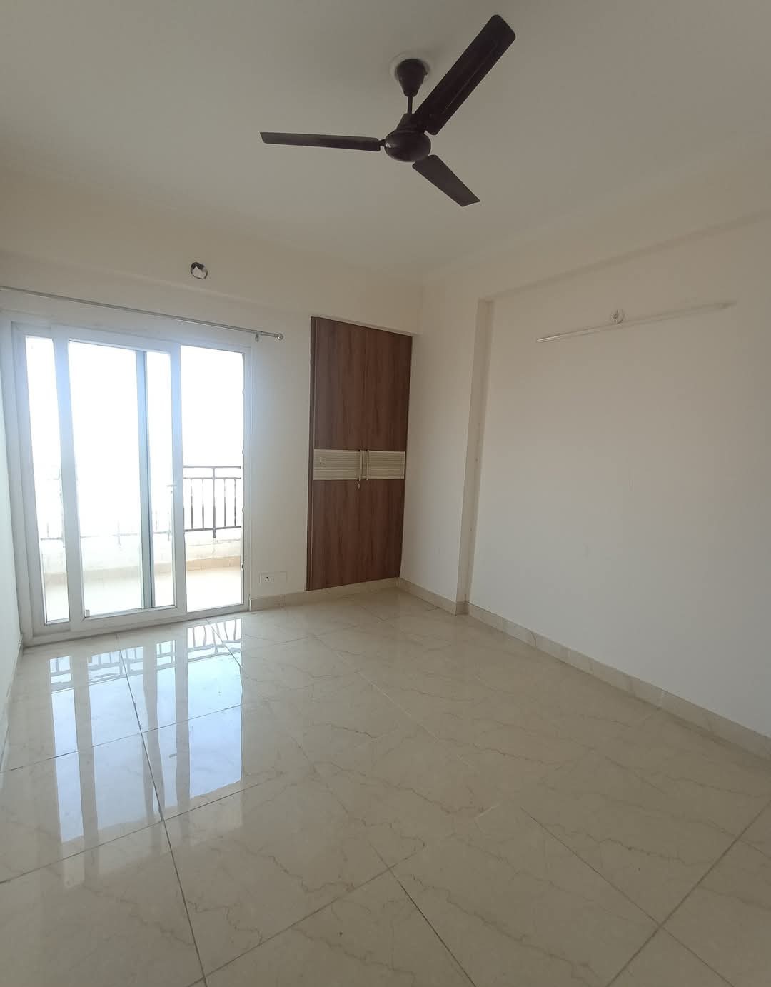 Saviour GreenArch.: 3 BHK Semi Furnished Flat for rent in TechZone 4, Noida Extension