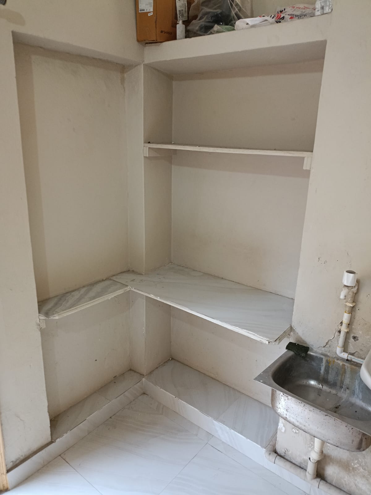 Sector 2, Vasundhara : 1 BHK Semi Furnished Flat For Rent in Vasundhara, Ghaziabad