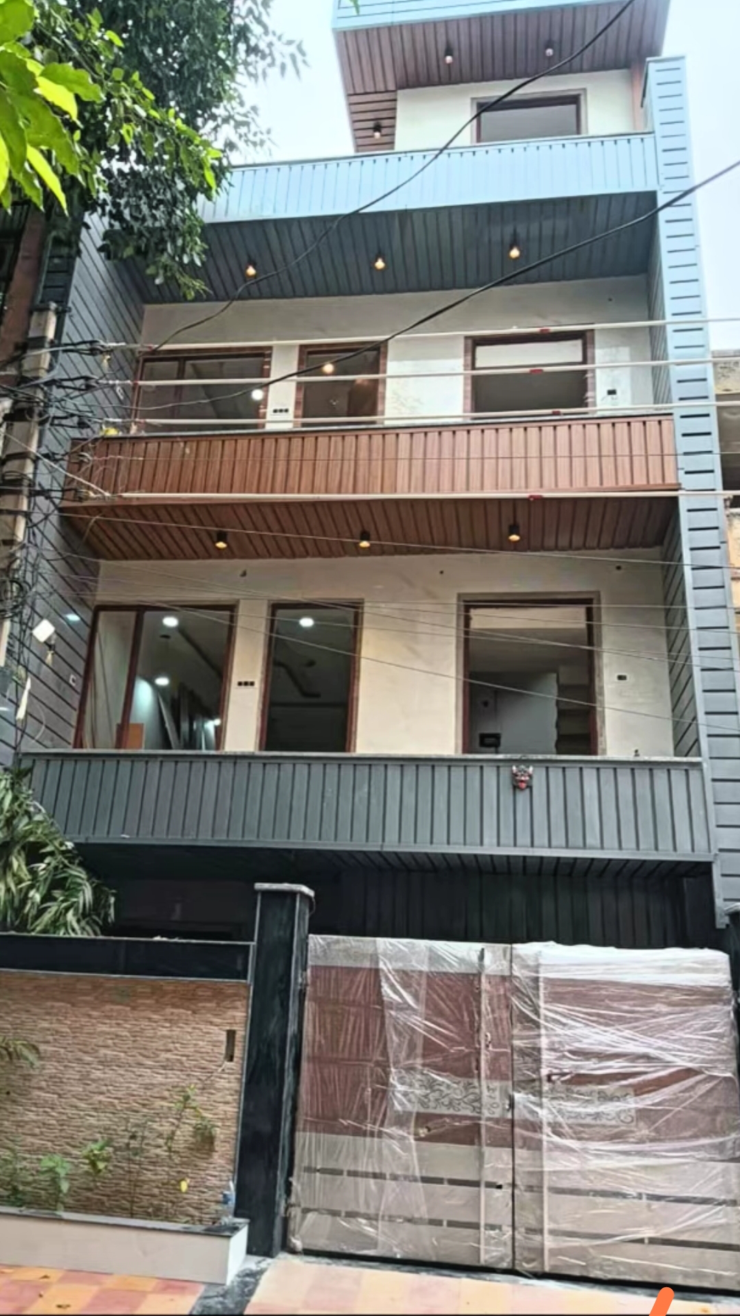 Sector 1, Vasundhara : 2BHK Semi Furnished Flat For Rent in Vasundhara, Ghaziabad