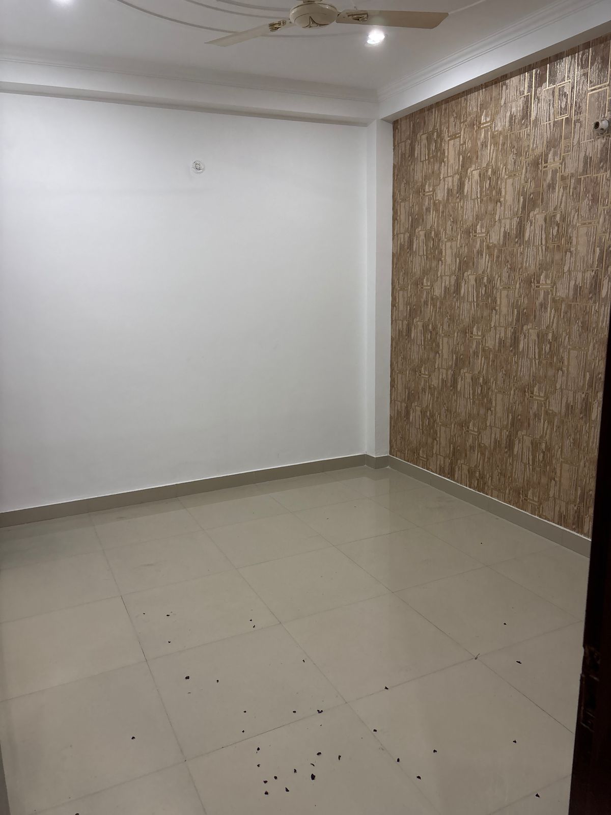 Sector 13, Vasundhara, Ghaziabad : 1BHK Semi Furnished Flat For Rent in Vasundhara, Ghaziabad