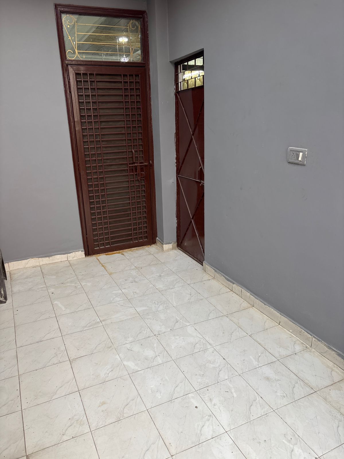 Sector 13, Vasundhara, Ghaziabad : 1BHK Semi Furnished Flat For Rent in Vasundhara, Ghaziabad