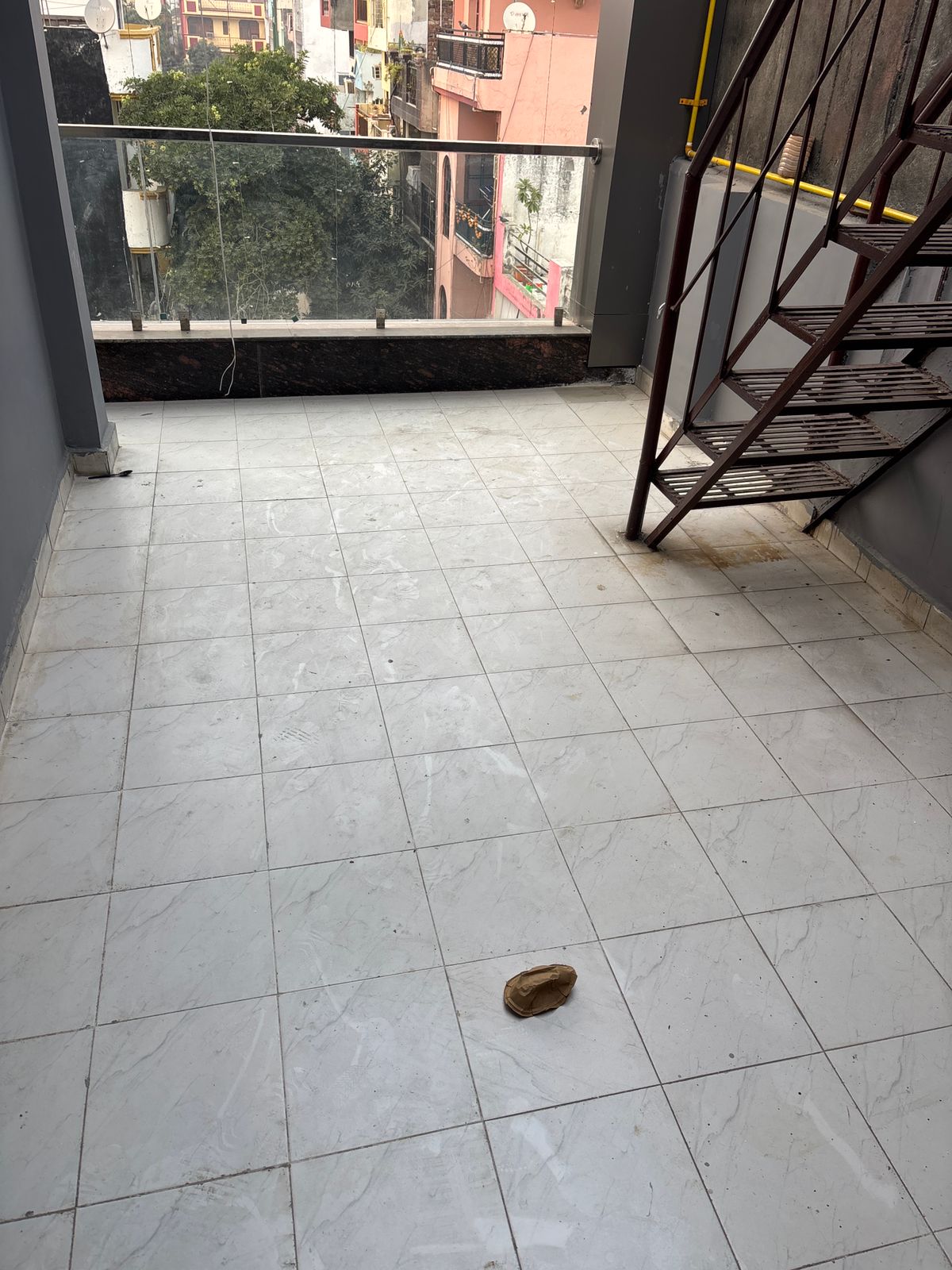 Sector 13, Vasundhara, Ghaziabad : 1BHK Semi Furnished Flat For Rent in Vasundhara, Ghaziabad 