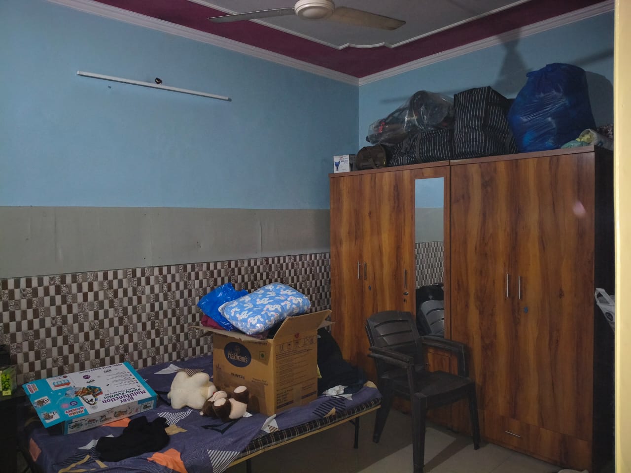 Sector 11, Vasundhara, Ghaziabad : 2 BHK Semi Furnished House For Rent in Vasundhara, Ghaziabad