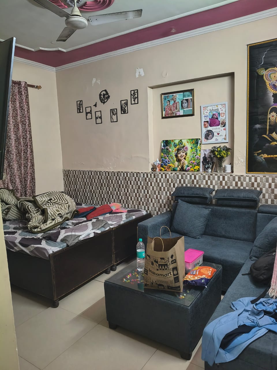 Sector 11, Vasundhara, Ghaziabad : 2 BHK Semi Furnished House For Rent in Vasundhara, Ghaziabad 