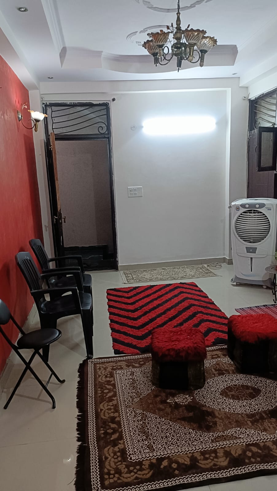 Niti Khand 1 : 2BHK Semi Furnished Flat For Rent in Indirapuram