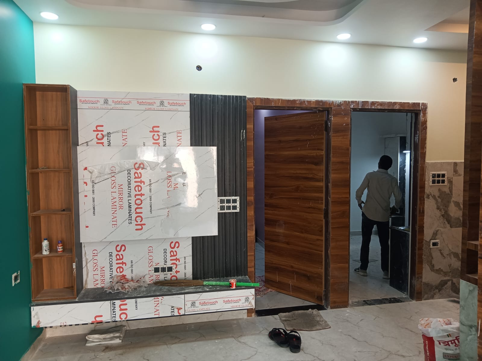 Sector 1, Vasundhara : 2BHK Semi Furnished Flat For Rent in Vasundhara, Ghaziabad