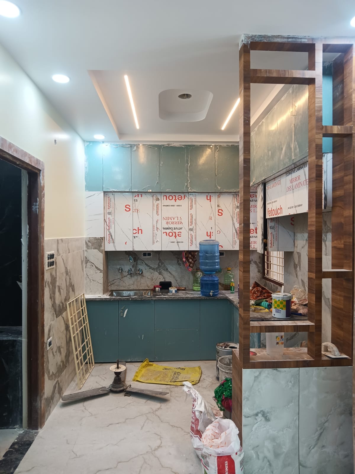 Sector 1, Vasundhara : 2BHK Semi Furnished Flat For Rent in Vasundhara, Ghaziabad