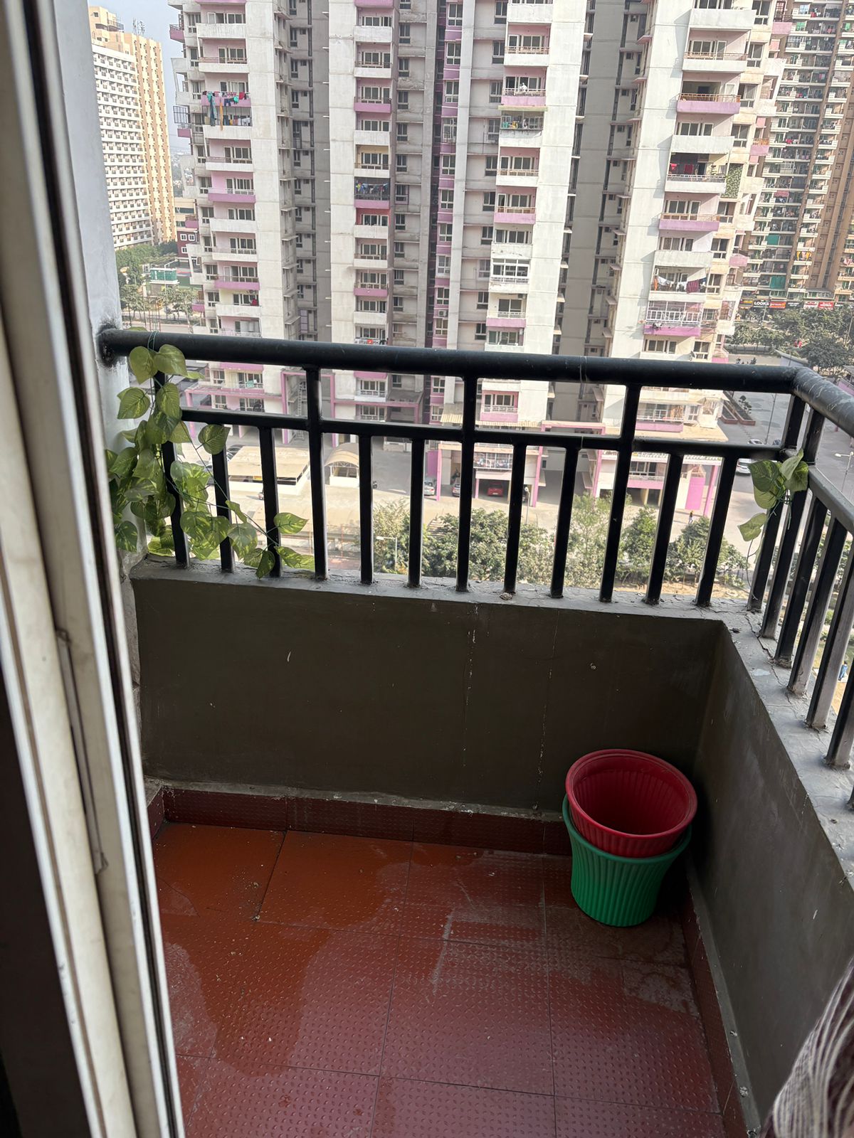 Ganga, Yamuna, Hindon Enclave : 1BHK Fully Furnished Flat For Rent in Siddharth Vihar, Ghaziabad