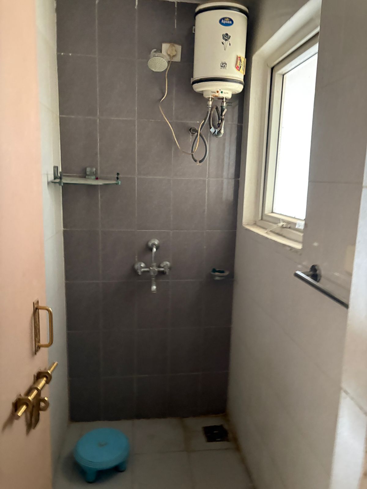 Ganga, Yamuna, Hindon Enclave : 1BHK Fully Furnished Flat For Rent in Siddharth Vihar, Ghaziabad