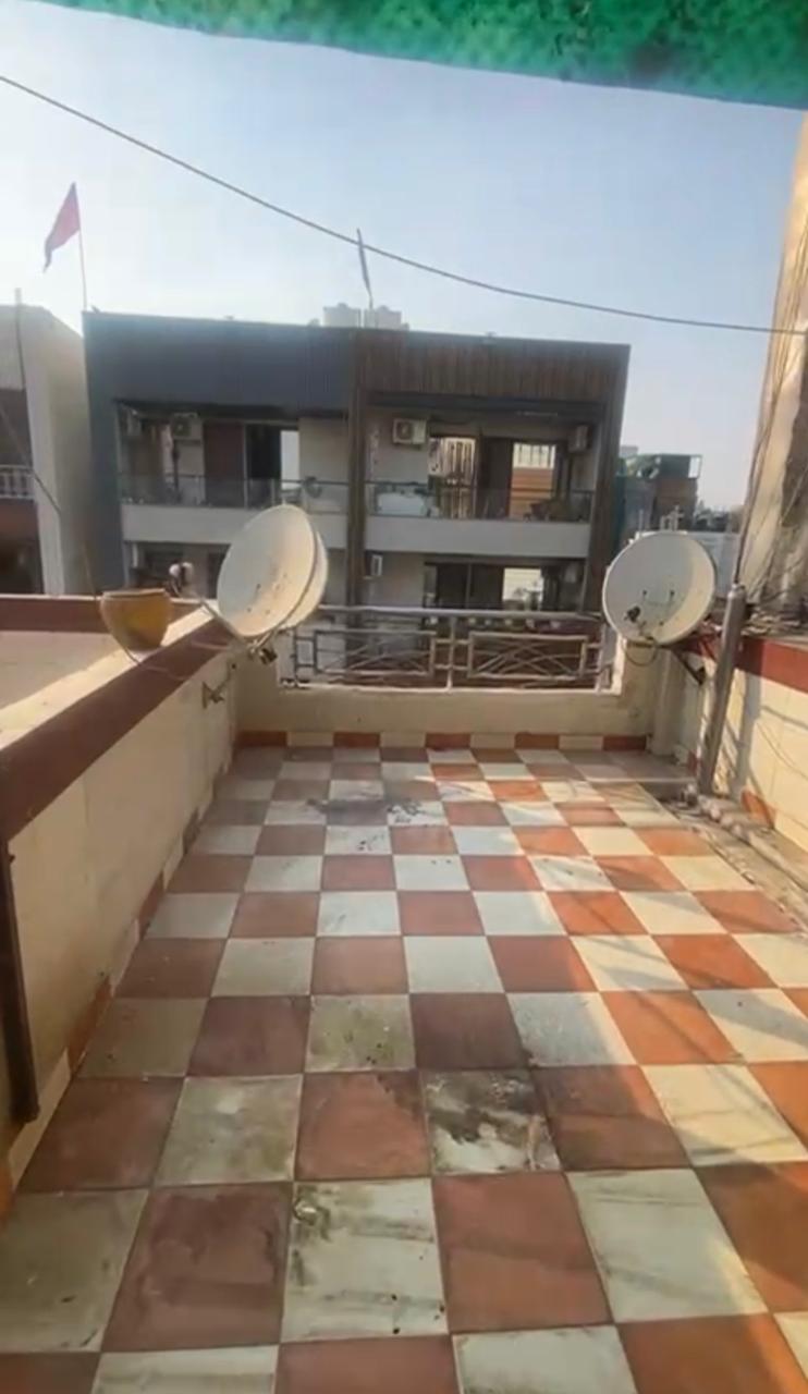 Shakti Khand 2, Ghaziabad : 1BHK Fully Furnished Builder Floor For Rent in Indirapuram, Ghaziabad