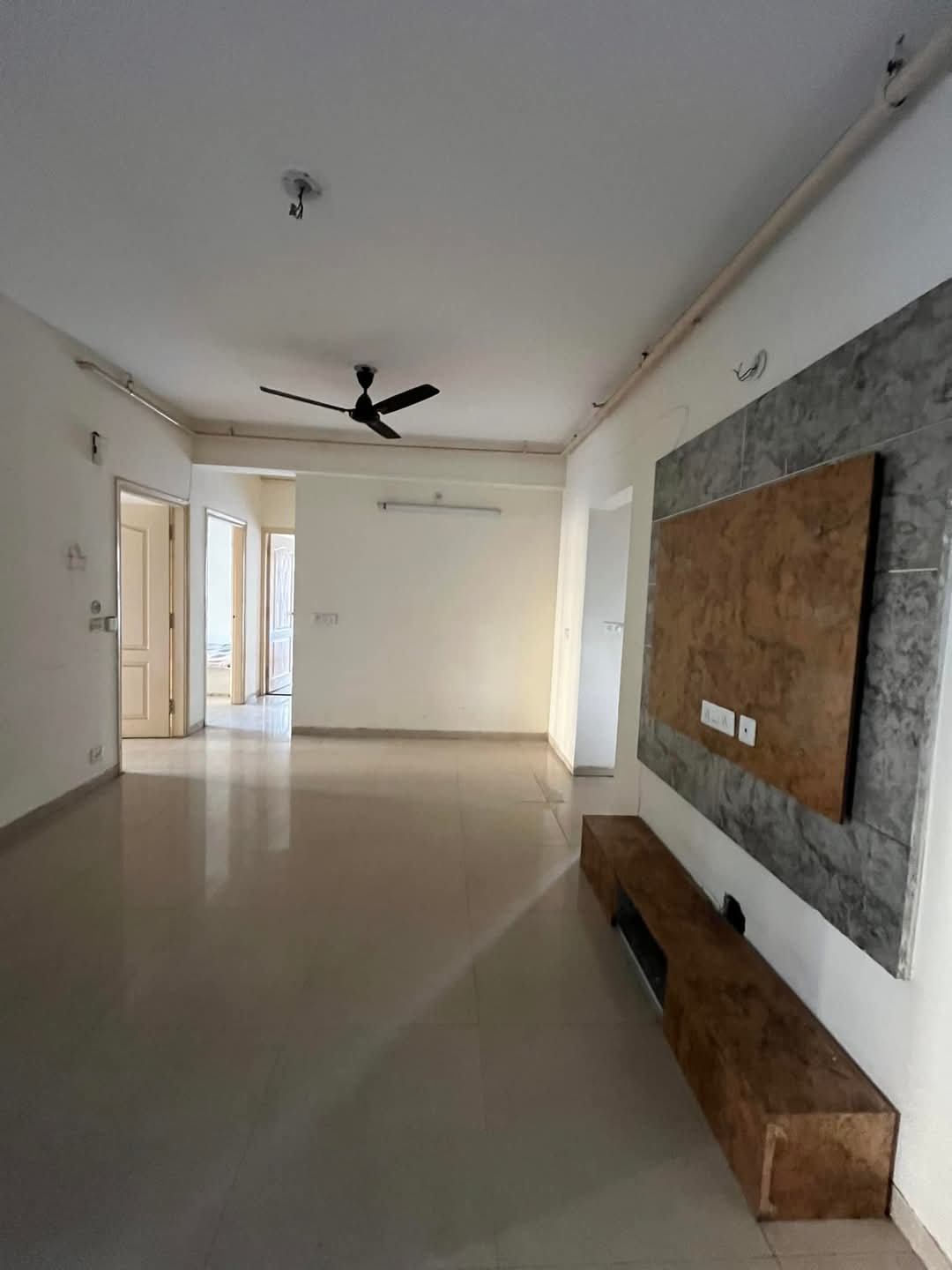 Shri Radha Sky Gardens : 3 BHK Furnished Flat for rent in Sector 16B, Noida Extension