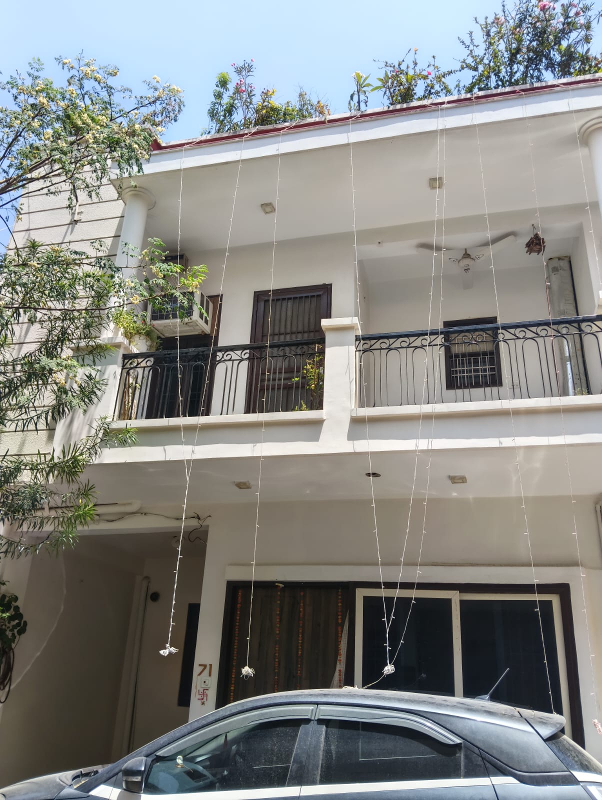 Sindhuja Green : 2 BHK Fully Furnished Builder Floor For Rent in Sector 10, Noida Extension