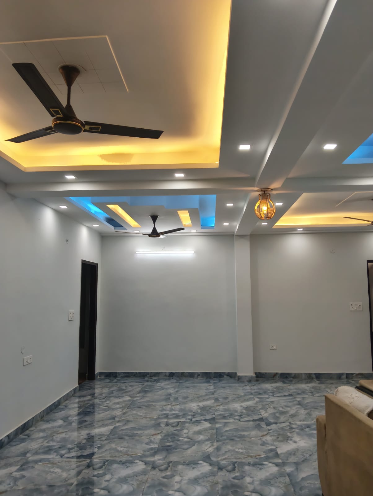 Sindhuja Green : 2 BHK Fully Furnished Builder Floor For Rent in Sector 10, Noida Extension