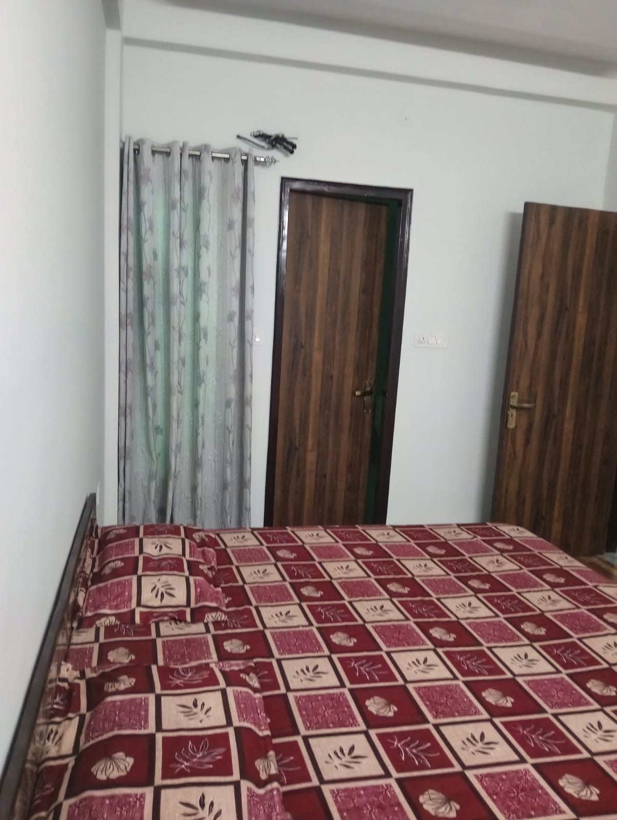 Sindhuja Green : 2 BHK Fully Furnished Builder Floor For Rent in Sector 10, Noida Extension